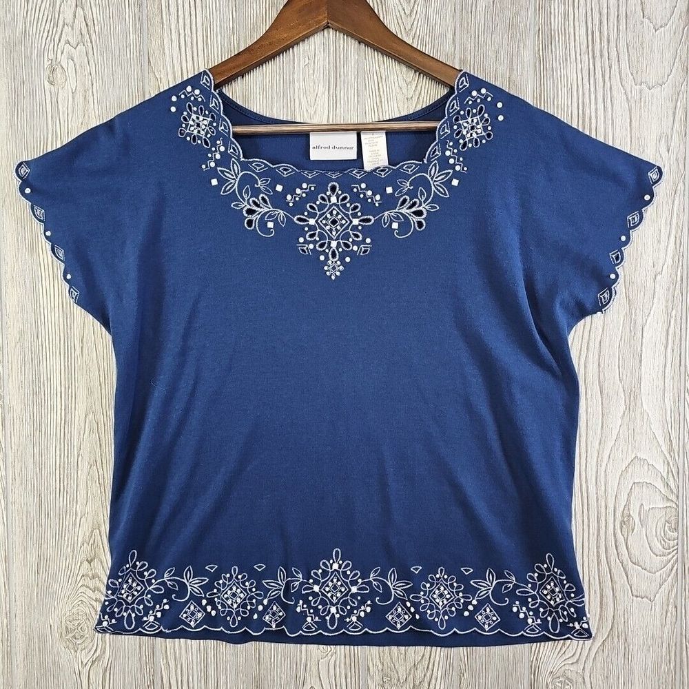 Alfred Dunner Top Women's Medium Blue White Knit Embroidered Beaded Pullover